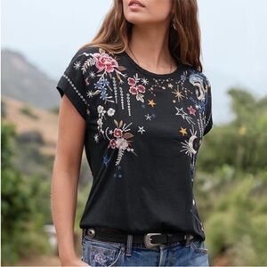 Johnny Was Navy embroidered tshirt Sz S